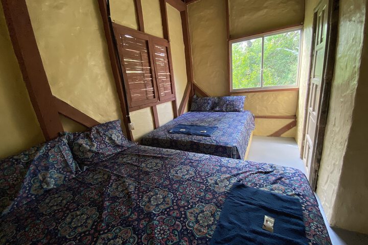 Room 5 of 11