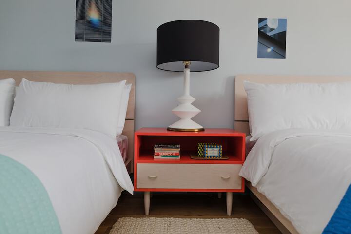 1 Queen Bed (16 of 29)
