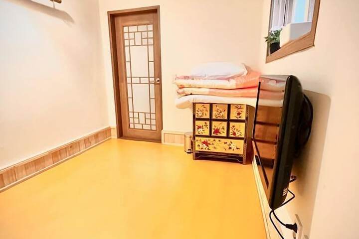 Room 7 of 60
