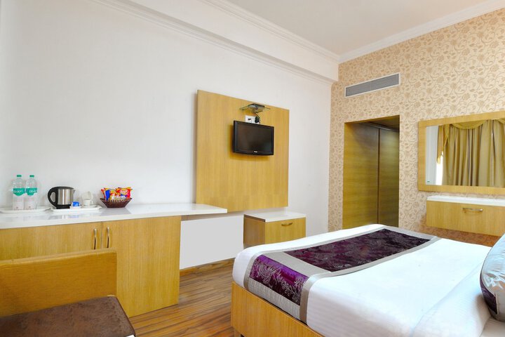 Room 21 of 36
