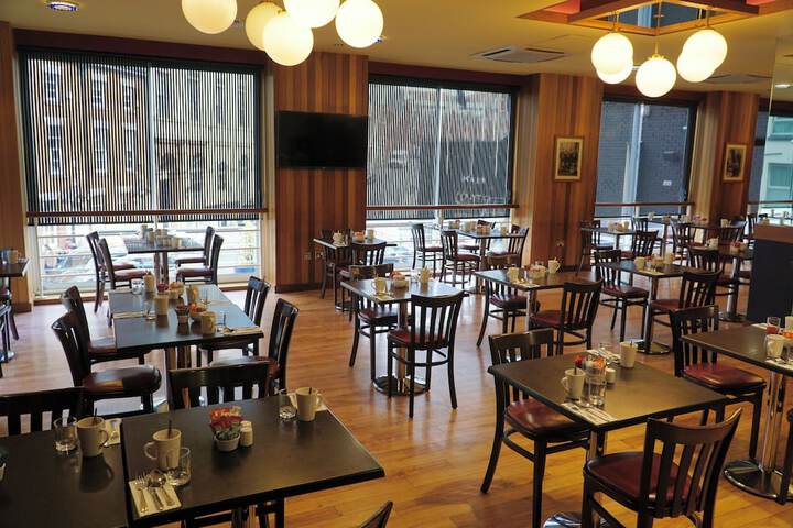 Dining 88 of 102