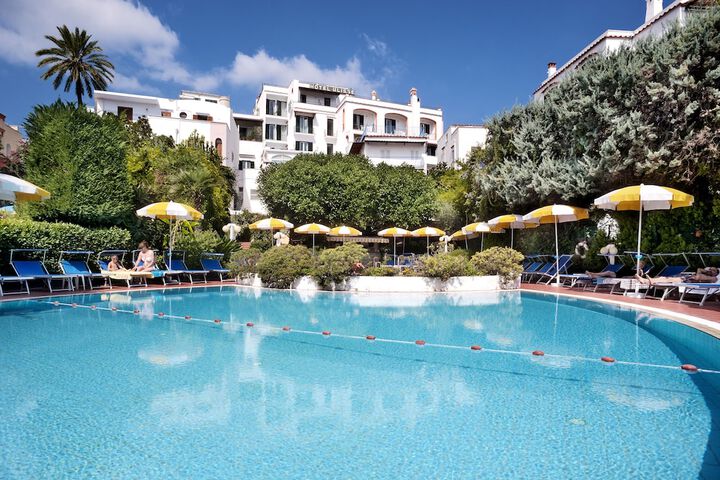 Pools & Facilities