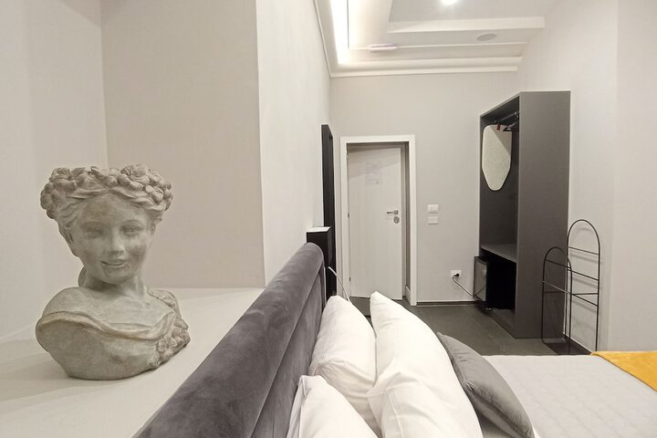 Room 20 of 28