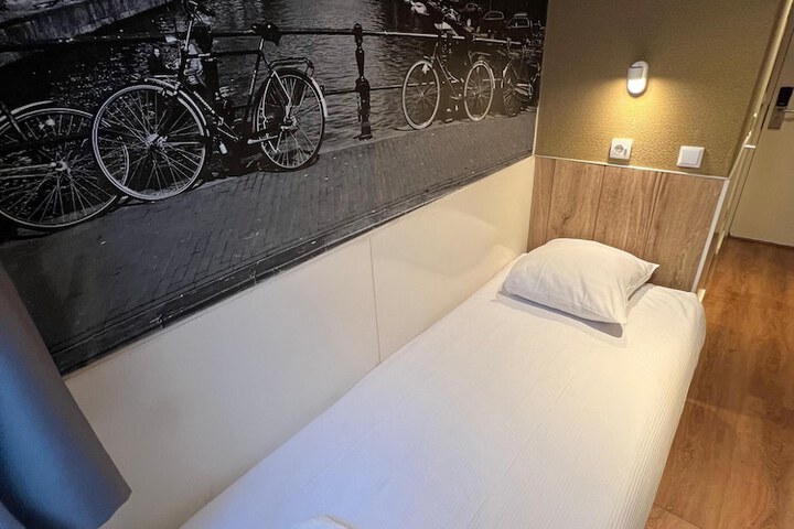 Room 37 of 125