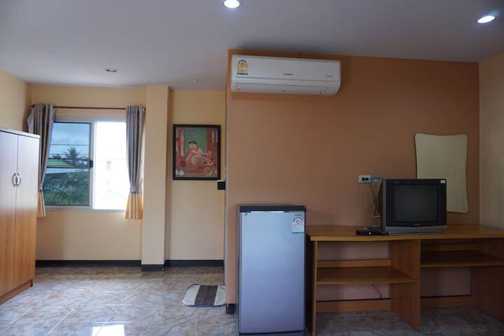 Room 25 of 40