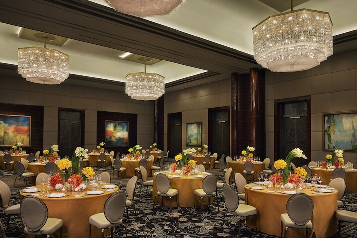 Ballroom/Hall 117 of 147