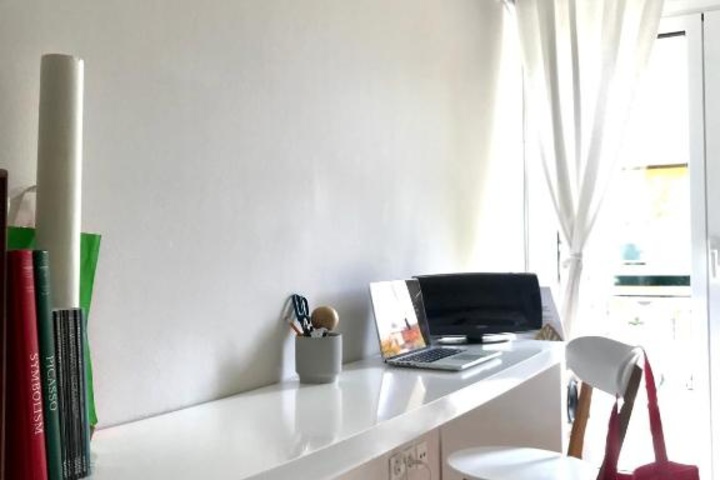 Room 4 of 16
