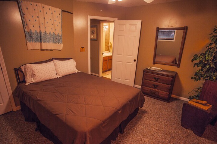 Room 16 of 137