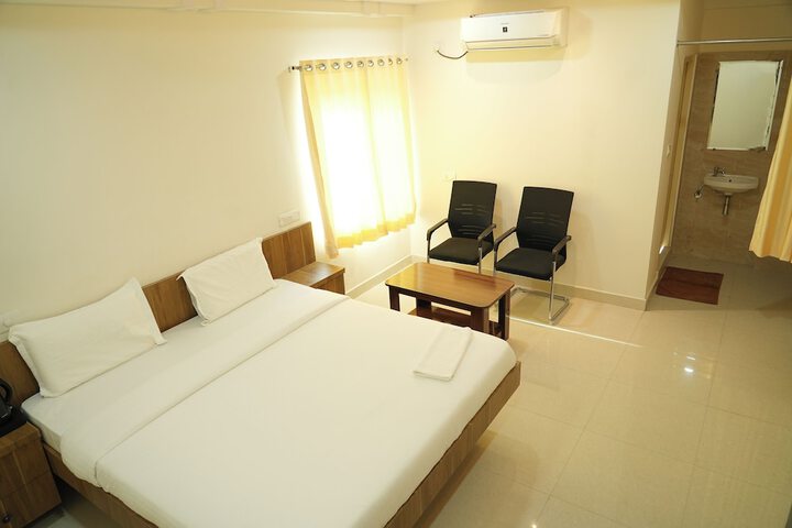 Room 17 of 27