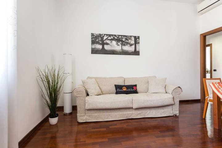 Room 5 of 14