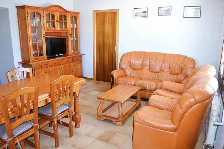 Room 4 of 13