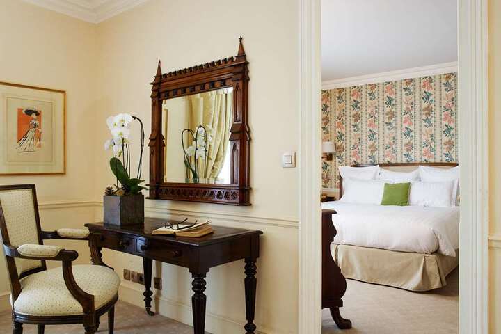 Room 8 of 14