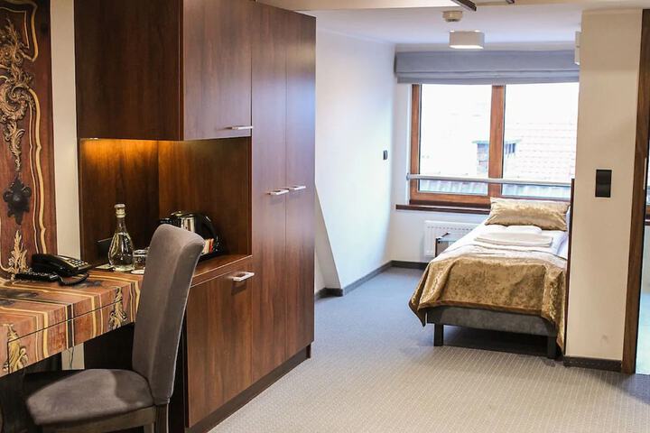 Room 59 of 146