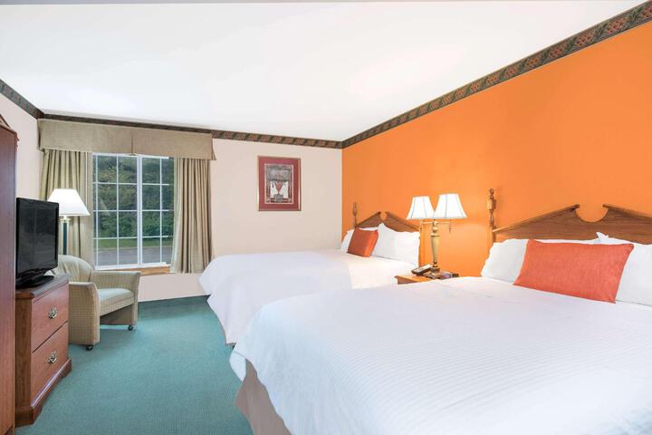 1 King Bed (6 of 13)