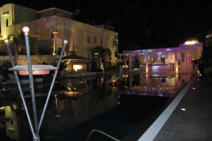 Hotel with Pool