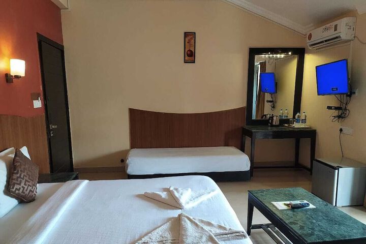 Room 6 of 48