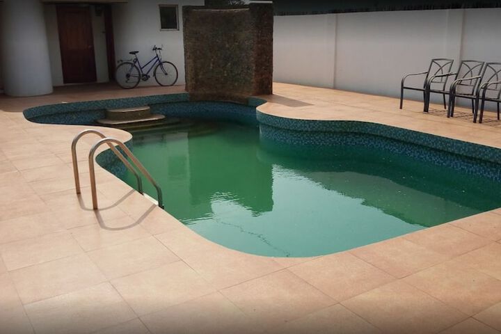 Pool 12 of 21