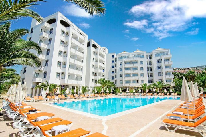 Pool Hotel