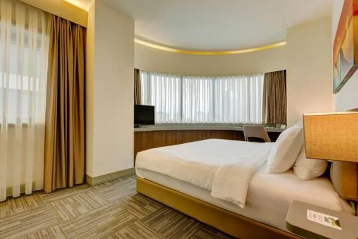 Room 54 of 76