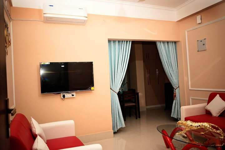 Room 12 of 19