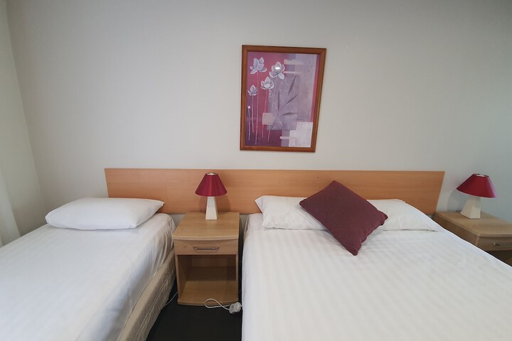 Room 6 of 44