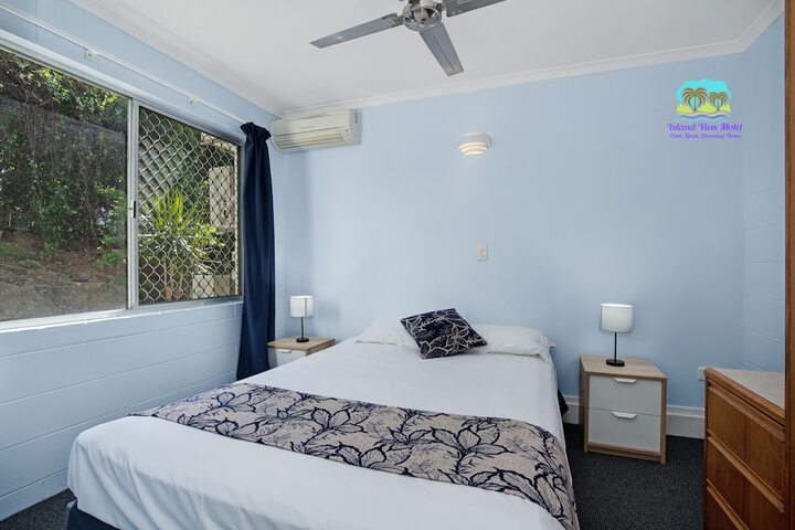 Room 1 of 28