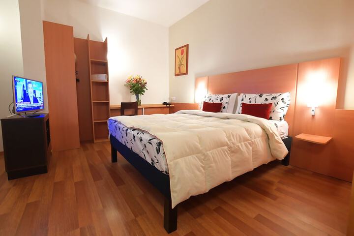 Room 4 of 25