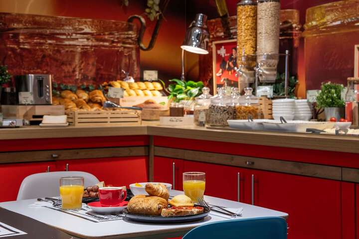 Breakfast area