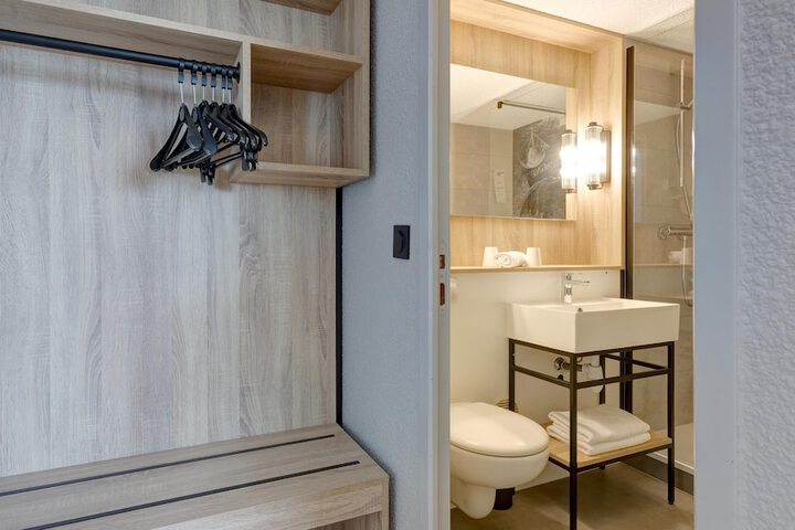 Clean Restrooms