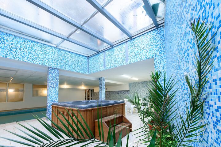 Pool 32 of 62