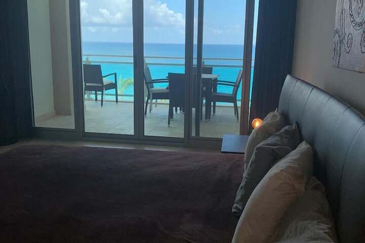 Room 40 of 230