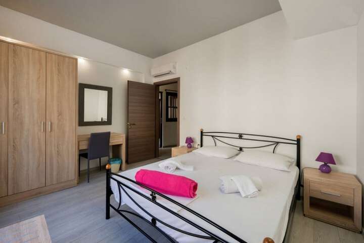 Room 9 of 54