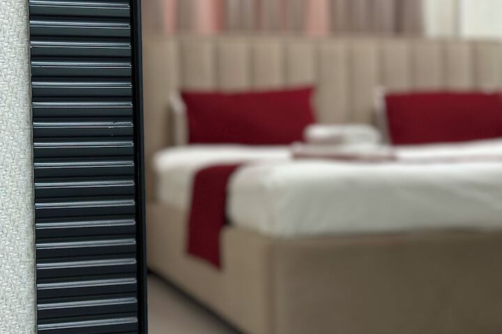 Room 17 of 38