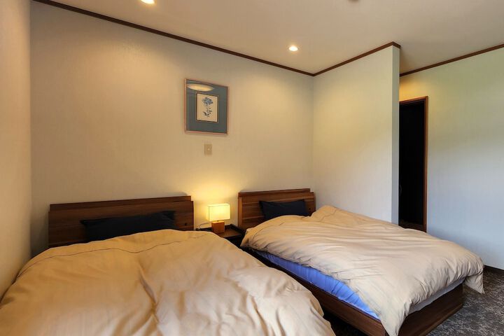 Room 6 of 40
