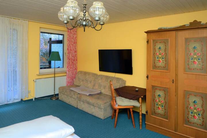 Room 2 of 31
