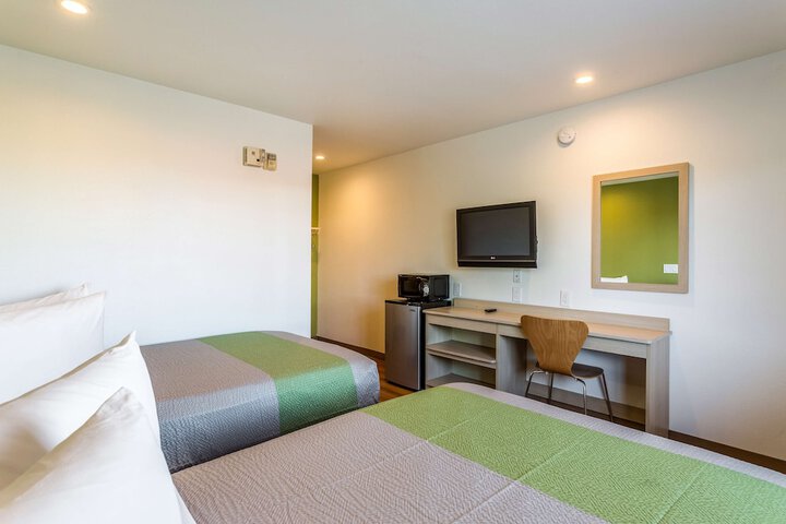 Room 9 of 29