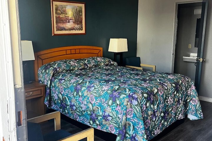 Room 3 of 13