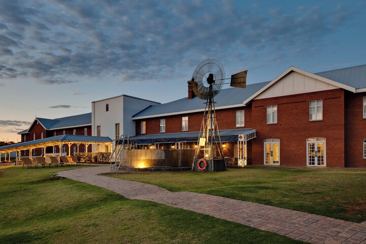 Pools & Facilities
