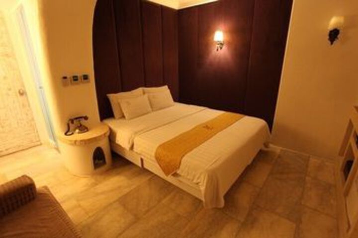 Room 28 of 61