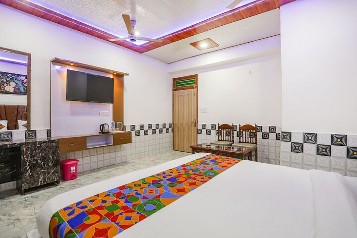Room 10 of 26