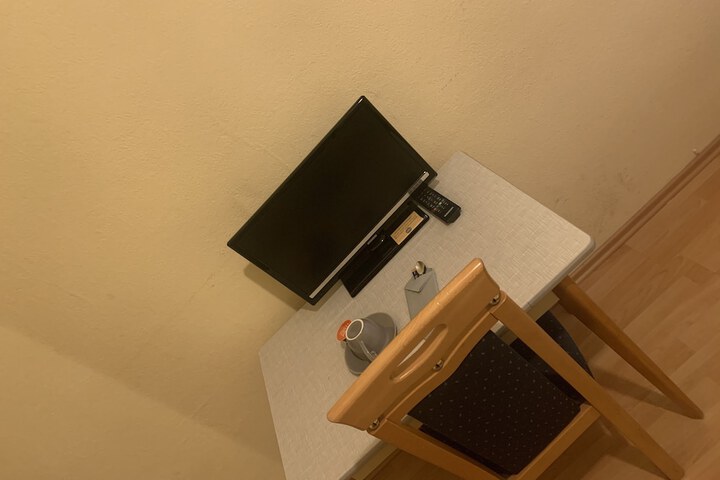 Room 13 of 21