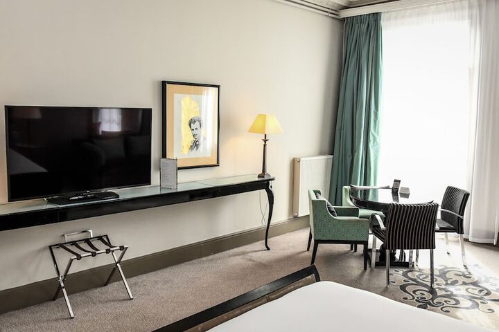 Room 16 of 119