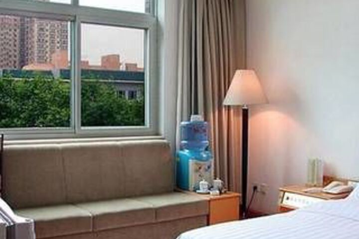 Room 2 of 51
