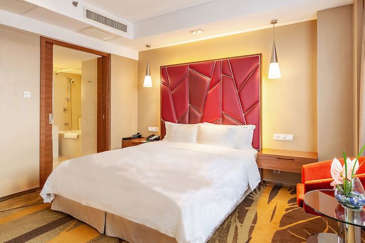 Room 45 of 127