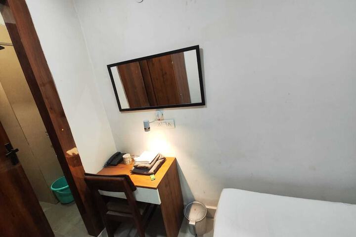Room 35 of 75