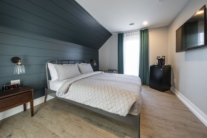Room 7 of 48