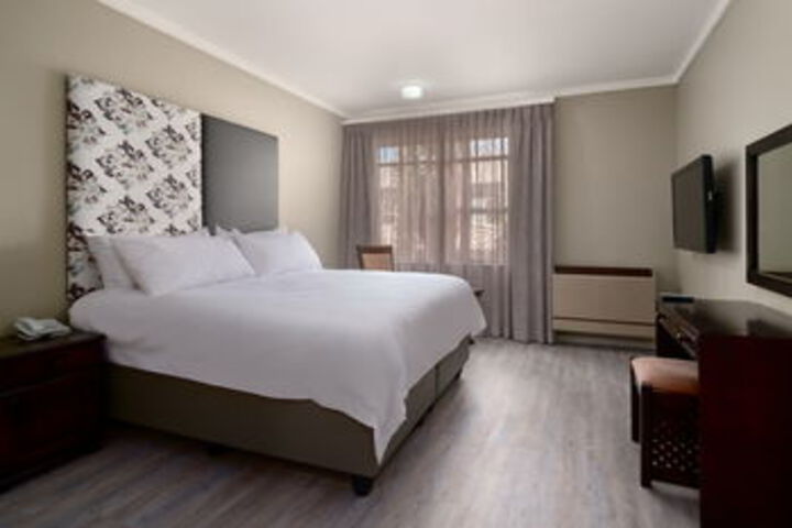 Room 8 of 27
