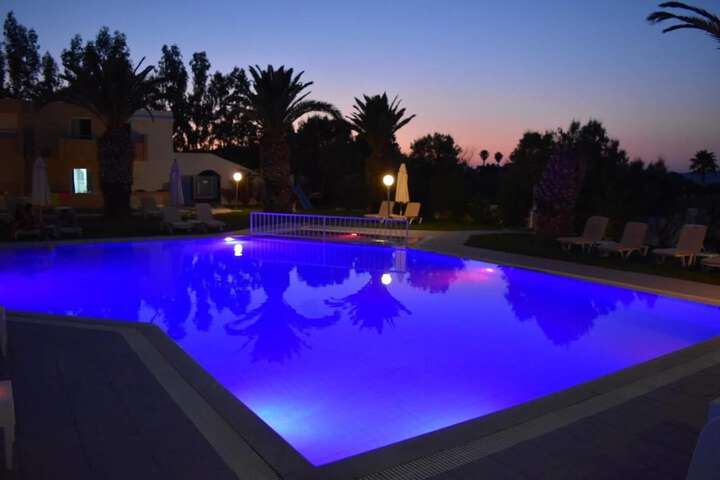 Hotel Pool