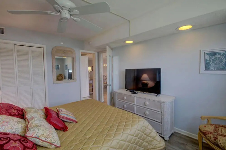 Room 6 of 32