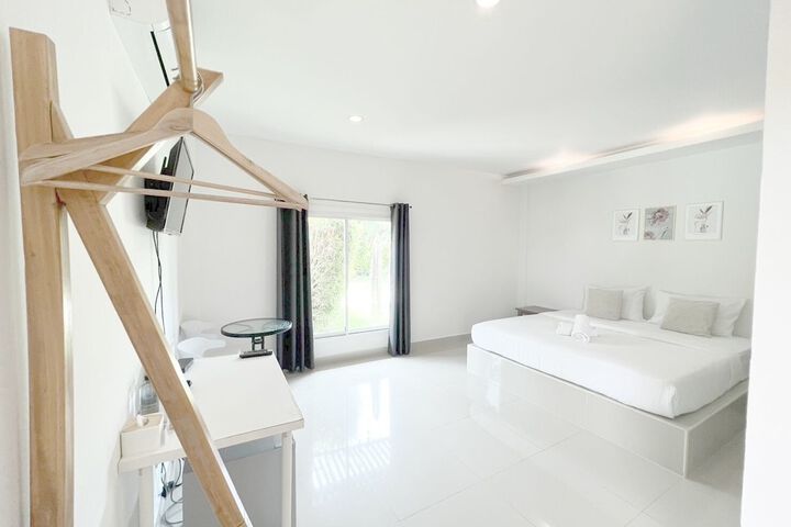 Room 5 of 34